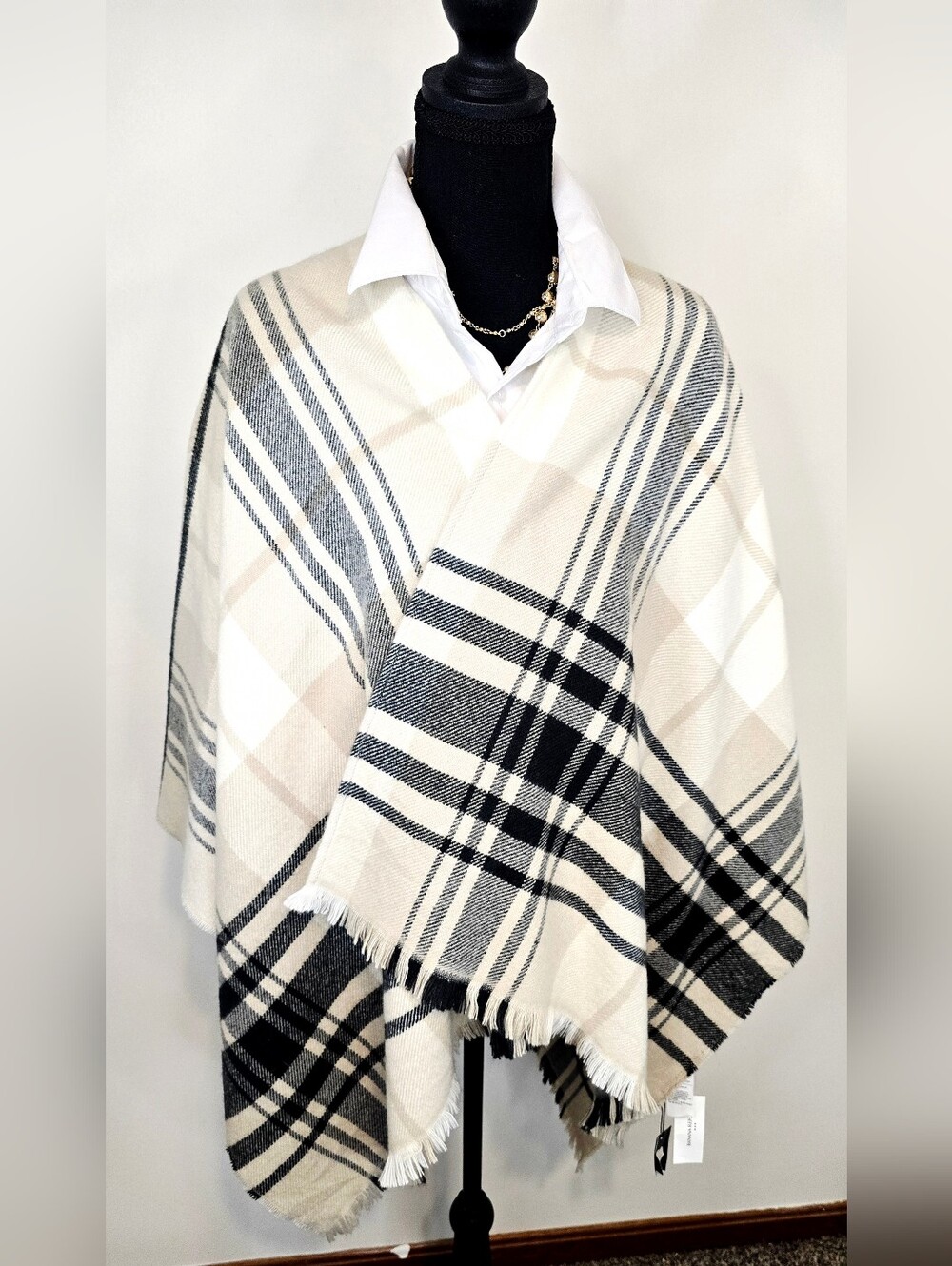 Banana Republic Plaid Cape Poncho Wrap Shawl Tartan Preppy NWT Coastal Grandma